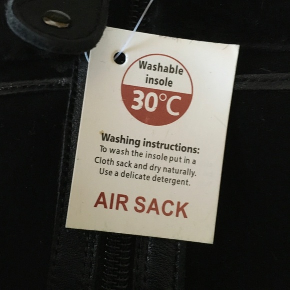 NWT Womans Classic Black  Boots  By HOOPOE size 11. - Picture 4 of 10